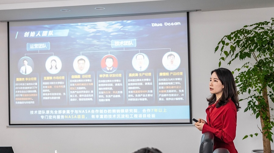 叶局长参观兰洋科技实验室